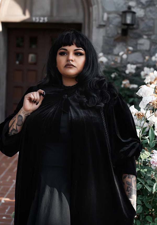 Morticia | DUSTER