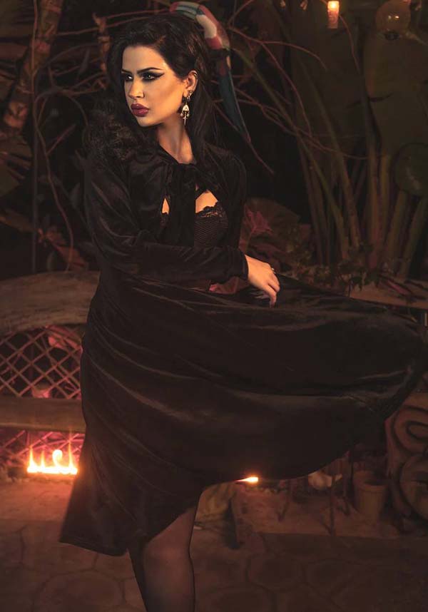 Morticia | DUSTER