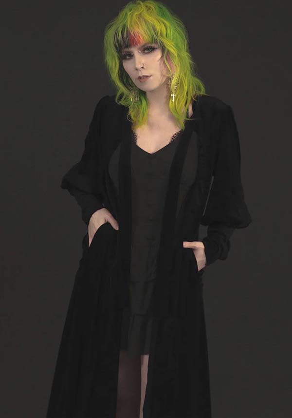 Morticia | DUSTER