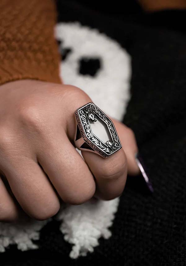 Mourning Widow | RING