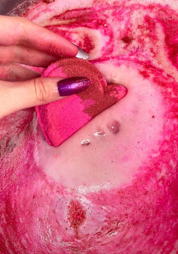 Cult [Strawberry] | HEART BATH BOMB