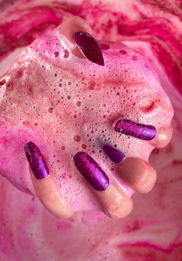 Cult [Strawberry] | HEART BATH BOMB
