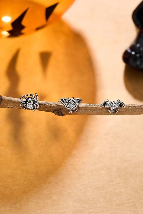 Spider Bat Moth Cartilage | STUD SET