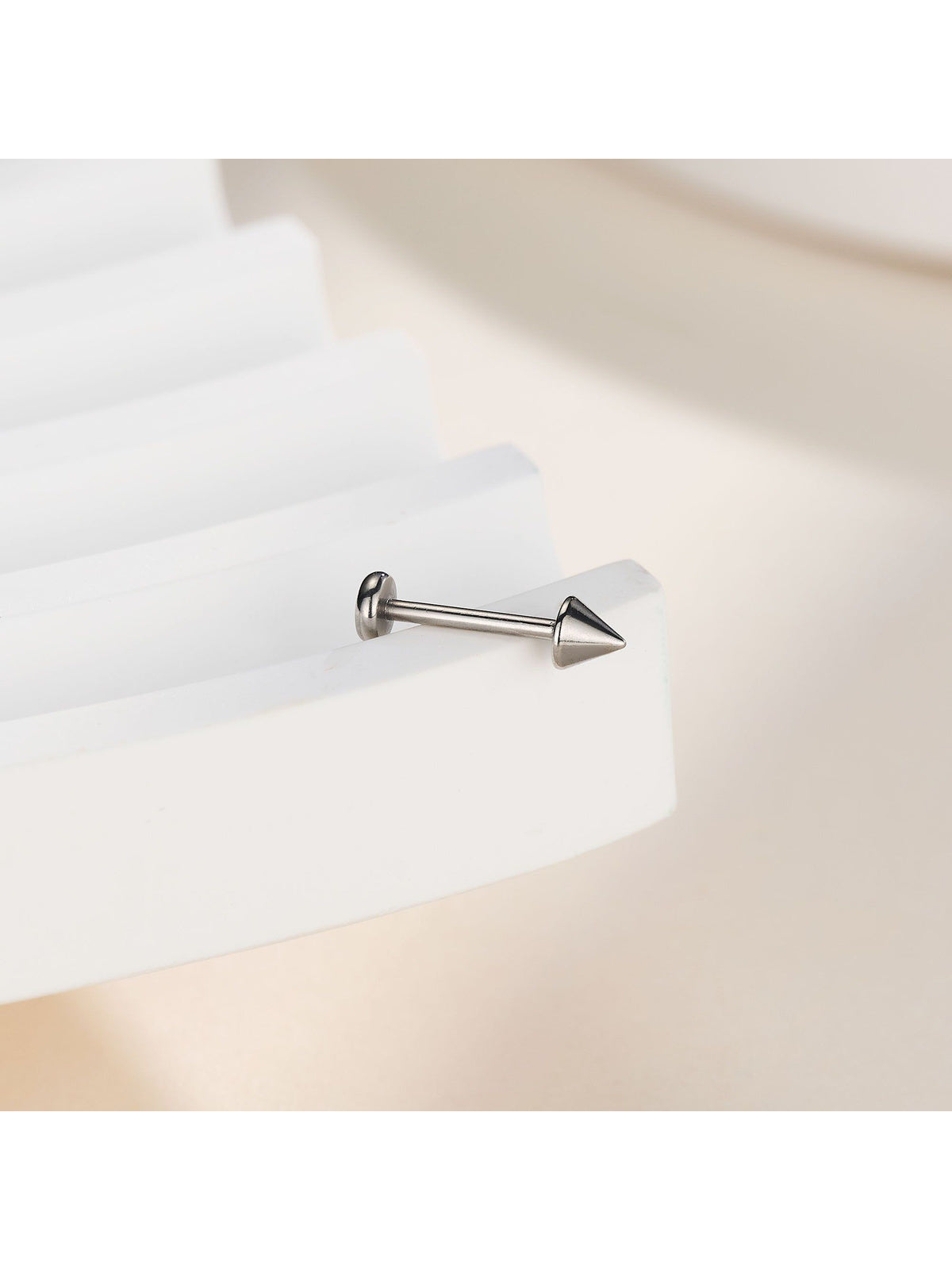 Spike Threadless [Flat-back] | NOSE STUD