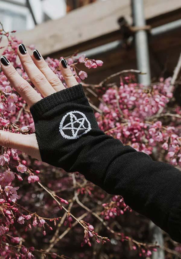 Knitted Pentagram | FINGERLESS GLOVES