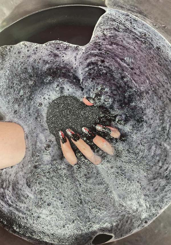 Heart [Black] | BATH BOMB