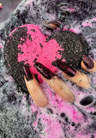Heart [Pink & Black] | BATH BOMB