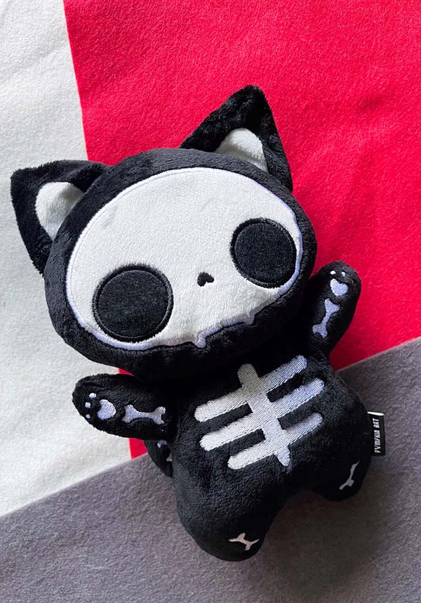 Omen | PLUSH