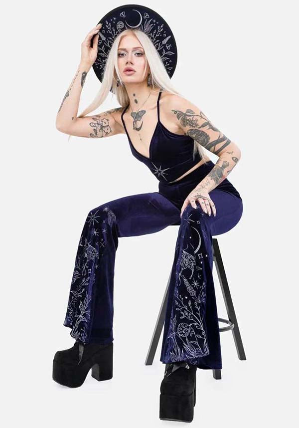 Restyle Cosmic Divinity - Lifestyle Shot