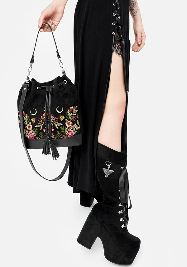 Night Wanderer | PLATFORMS