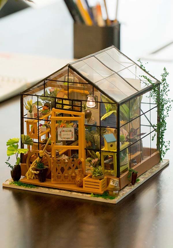 Cathy&#39;s Flower House | DIY MINIATURE GREENHOUSE