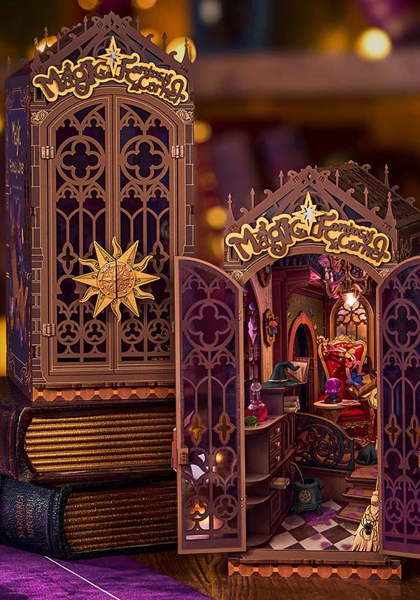 Magic Fantasy Corner | DIY BOOK NOOK