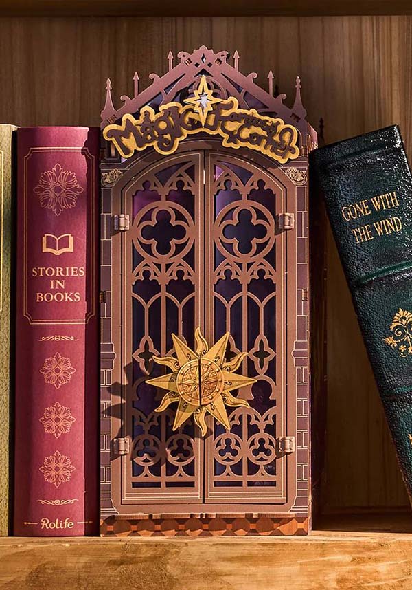 Magic Fantasy Corner | DIY BOOK NOOK