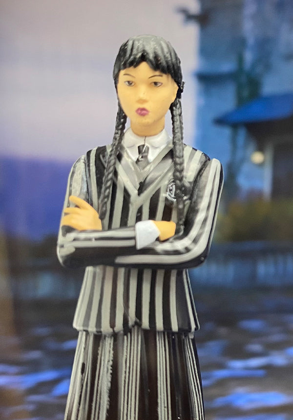 Wednesday (TV): 1:24 VW Beetle | DIECAST VEHICLE*