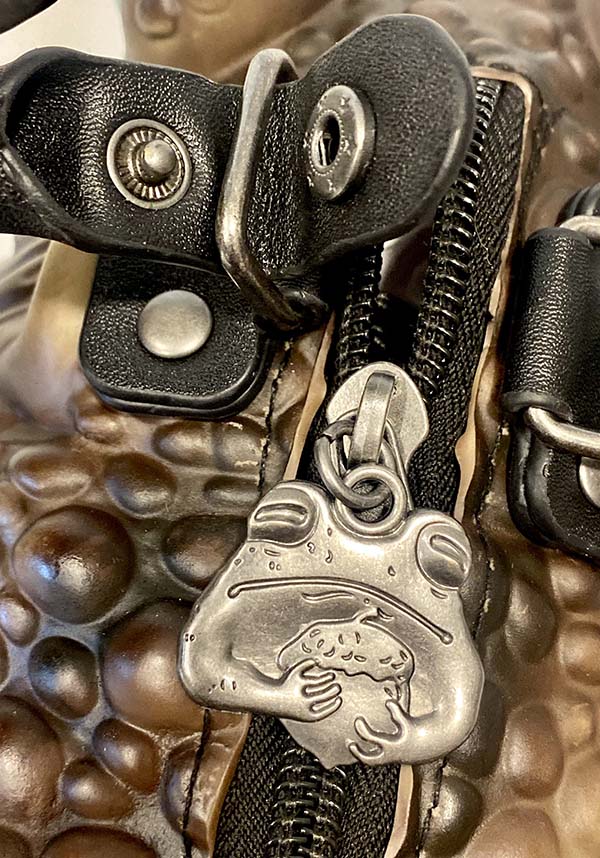 Toad [Tan/Black] | HANDBAG